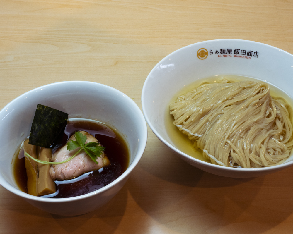 濃密鶏清湯と濃密昆布水のつけ麺