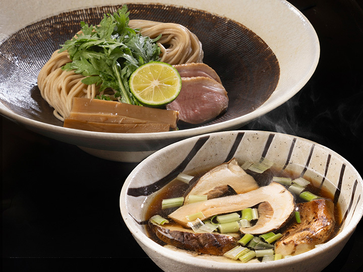 饗 くろ㐂のつけ麺をネット通販で | 宅麺.com